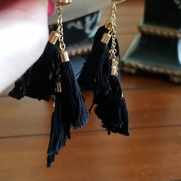 ETTIKA 🖤 EARRINGS - Picture 4 of 8